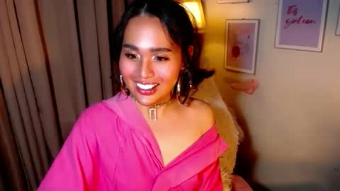Snapshot of peakaboo_xx chatting on 05-04-26, 05:53 Angel Creamdensada online show from 05-04-26, 05:53