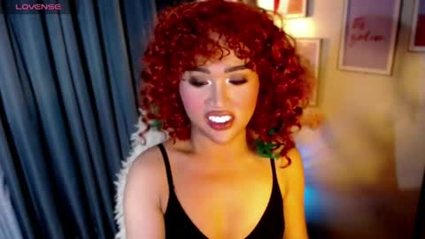 Snapshot of peakaboo_xx chatting on 05-28-26, 10:18 Angel Creamdensada online show from 05-28-26, 10:18