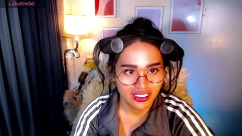 Snapshot of peakaboo_xx chatting on 06-02-26, 06:54 Angel Creamdensada online show from 06-02-26, 06:54