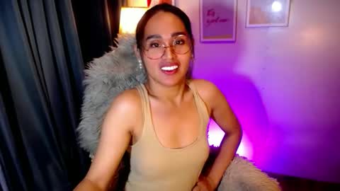 Snapshot of peakaboo_xx chatting on 06-05-26, 07:41 Angel Creamdensada online show from 06-05-26, 07:41