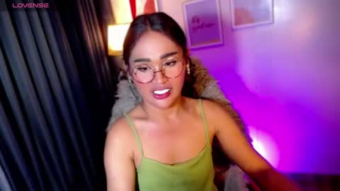 Snapshot of peakaboo_xx chatting on 06-10-26, 09:41 Angel Creamdensada online show from 06-10-26, 09:41