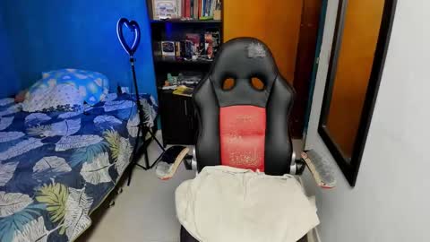 Tangerine Penaut online show from 10-02-25, 12:28