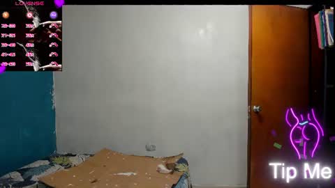 Tangerine Penaut online show from 07-15-26, 12:16