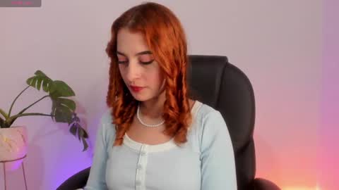 Snapshot of pear__moon chatting on 07-06-26, 04:42 LILLY online show from 07-06-26, 04:42