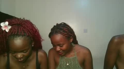 Snapshot of pearl_velvet chatting on 11-06-25, 06:31 vel online show from 11-06-25, 06:31