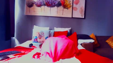 Pearl online show from 02-18-25, 08:49