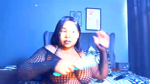 Snapshot of pearlblu38 chatting on 07-23-26, 10:02 Pearl online show from 07-23-26, 10:02