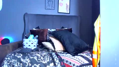 Snapshot of pearlblu38 chatting on 07-29-26, 03:54 Pearl online show from 07-29-26, 03:54