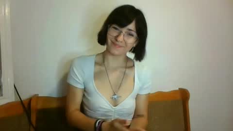 Snapshot of pearlgirl2006 chatting on 07-19-26, 06:44 pearlgirl2006 online show from 07-19-26, 06:44