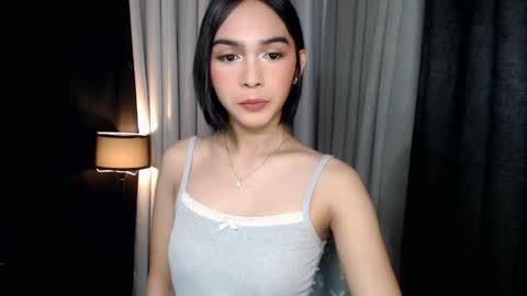Snapshot of pearlmoore chatting on 04-17-26, 08:23 Pearl online show from 04-17-26, 08:23