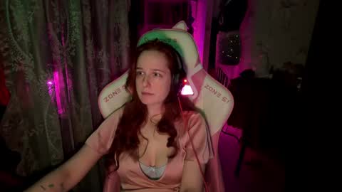 Snapshot of pearlprincess_ chatting on 06-20-26, 03:20 Adelina online show from 06-20-26, 03:20