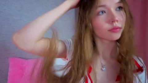 pearly_peach_ online show from 05-09-26, 06:13