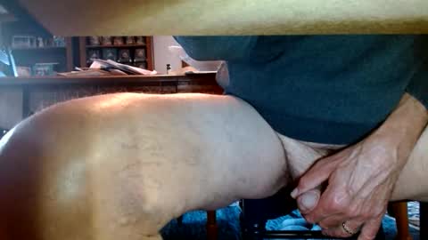 Snapshot of peecocktail chatting on 04-16-26, 02:07 peecocktail online show from 04-16-26, 02:07