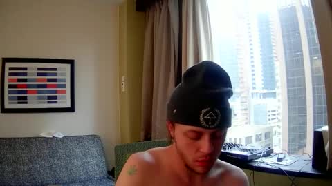 Snapshot of peeepit chatting on 12-20-25, 03:52 peeepit online show from 12-20-25, 03:52