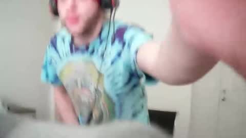 Snapshot of peeepit chatting on 01-13-26, 08:25 peeepit online show from 01-13-26, 08:25