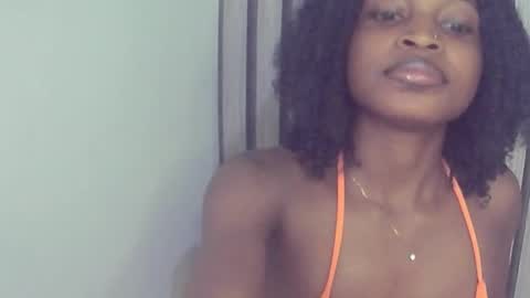 Lizzy online show from 10-04-25, 01:53