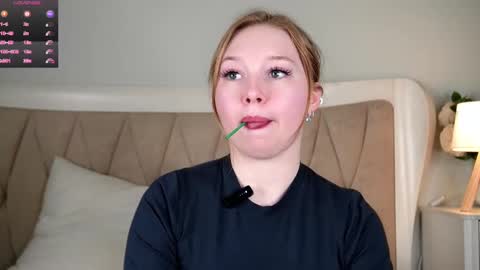 Snapshot of peggyalder chatting on 02-28-25, 10:09 Kylie online show from 02-28-25, 10:09