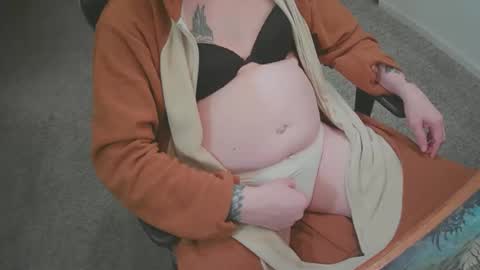 Snapshot of peggysuepanties chatting on 02-06-26, 04:17 peggysuepanties online show from 02-06-26, 04:17