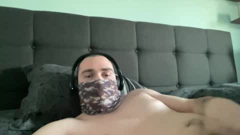 Snapshot of pelao2007 chatting on 09-15-25, 09:59 easy cum online show from 09-15-25, 09:59