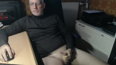 Pemue65 online show from 12-16-25, 07:24