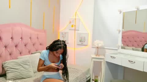Snapshot of peneelopeecute chatting on 06-25-26, 05:12 peneelopeecute online show from 06-25-26, 05:12