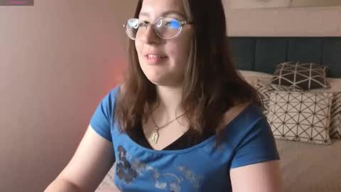 Hi  Im Peneloppa online show from 10-06-25, 09:45