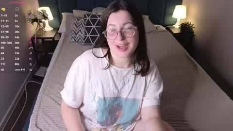 Hi  Im Peneloppa online show from 10-15-25, 09:04