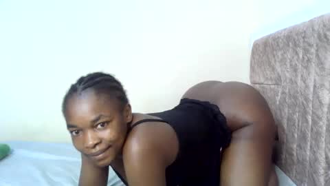 pengcaramell2 online show from 04-13-26, 10:32