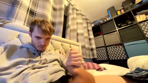 Penguin online show from 12-22-25, 01:13