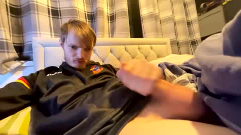 Penguin online show from 02-13-26, 11:12