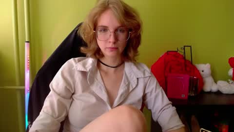 Snapshot of penny_lust chatting on 06-17-26, 09:23 Penny online show from 06-17-26, 09:23