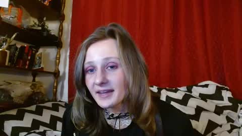 Snapshot of penny_understyx chatting on 12-17-24, 08:34 Loki online show from 12-17-24, 08:34