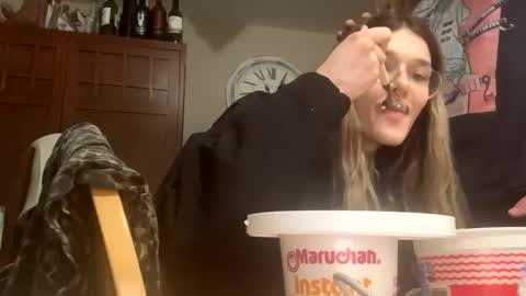 Penutbuttajelllytime online show from 02-05-25, 04:06