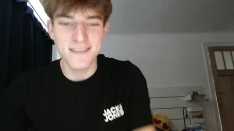 Snapshot of pepito1083 chatting on 12-07-24, 01:07 cutebelgianboy online show from 12-07-24, 01:07