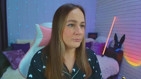 Dia  online show from 03-04-25, 07:41