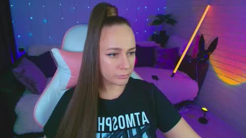 Dia  online show from 10-21-25, 07:25