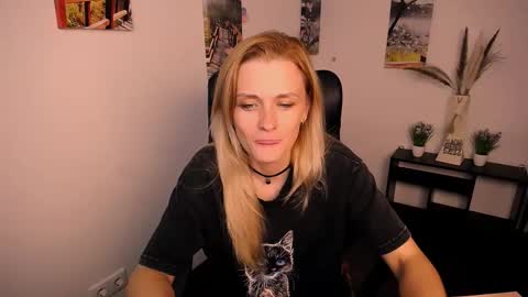 Mia online show from 09-09-25, 06:35