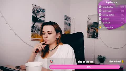 Mia online show from 05-19-26, 06:42