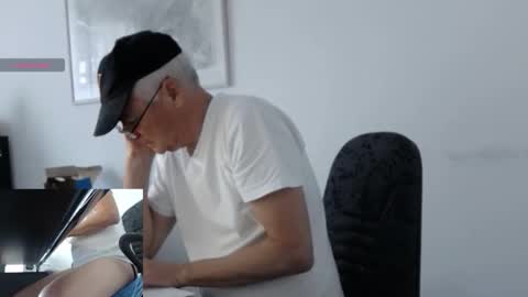 Mr Pondaro online show from 04-21-26, 06:09