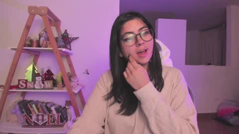 Sarah Ana Banana online show from 01-06-25, 01:20