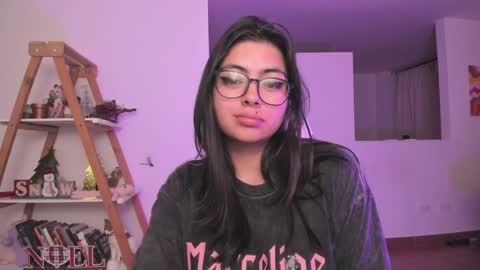 Sarah Ana Banana online show from 01-19-25, 06:20