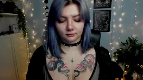 Gabbie online show from 11-11-25, 10:43