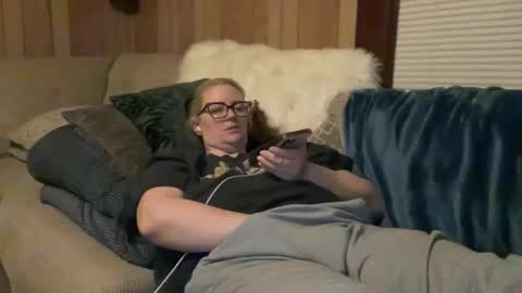 Nelly online show from 11-08-25, 06:35