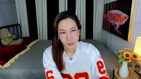 Chloe online show from 10-26-25, 04:40