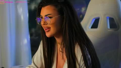 Dee online show from 12-18-24, 11:34