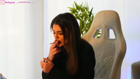 Dee online show from 02-20-25, 09:33