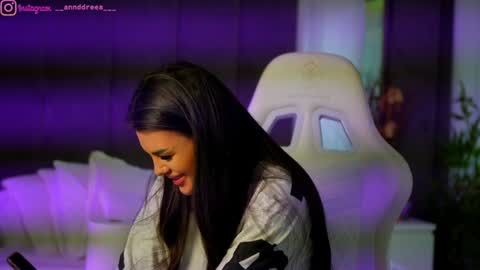 Dee online show from 09-11-25, 02:17