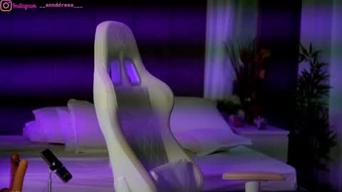 Dee online show from 10-07-25, 02:14