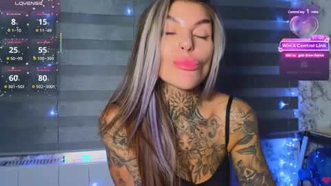 Snapshot of perfecttbaby77n chatting on 03-03-25, 12:27 Anna online show from 03-03-25, 12:27