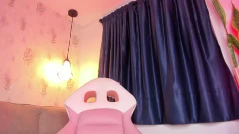 Perla online show from 07-19-26, 12:47